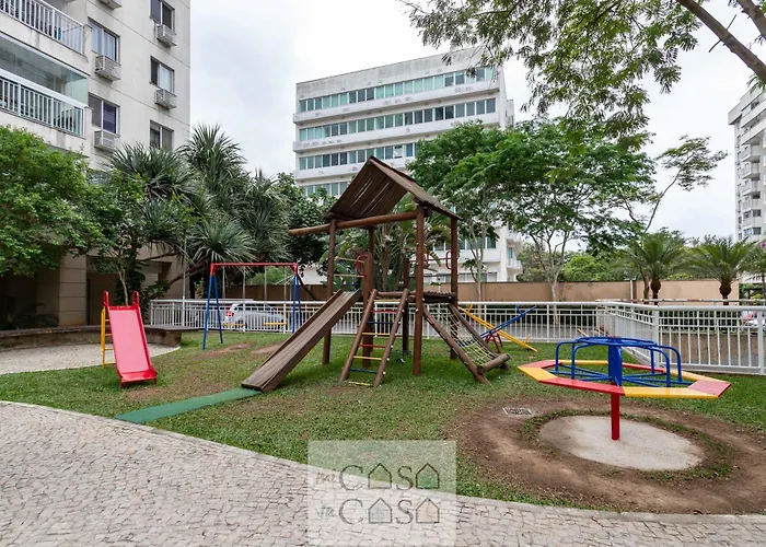 2 QUARTOS a 200m RIOCENTRO em CONDOMINIO com PISCINA, Estacionamento e Portaria 24h - Area de LAZER tambem para CRIANCAS - Wi-Fi 120mbps e Cozinha Completa