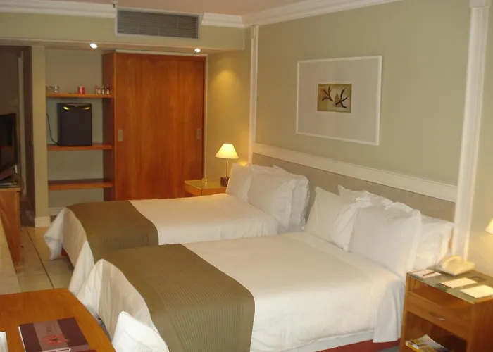 Hotel 4 estrelas: Golden Tulip Ipanema Plaza